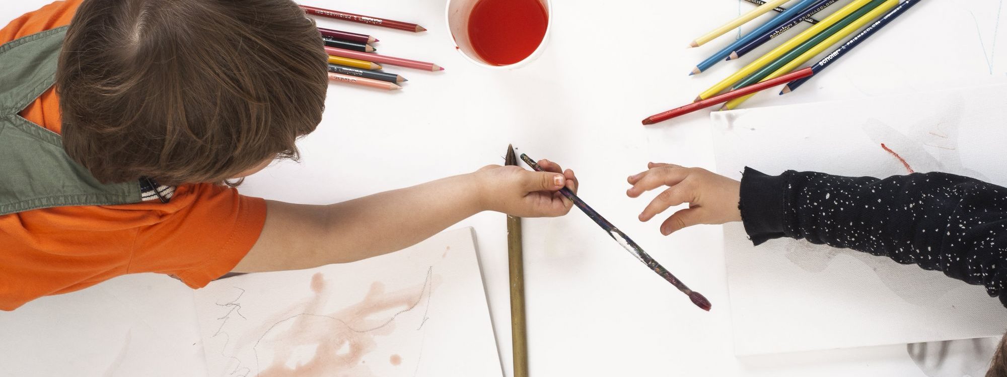 YOUNG CHILDREN SHARING 2000X750 | Maarif Education Comment passer une année sereine à l’école ? Illkirch-Graffenstaden